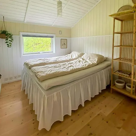 Dom wakacyjny Light Wood House Near Private In
